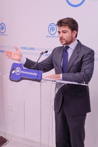 El portavoz del PP, en su comparecencia ante la prensa.