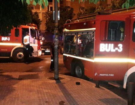 Desalojados dos bloques de viviendas por un incendio en el Polígono Sur