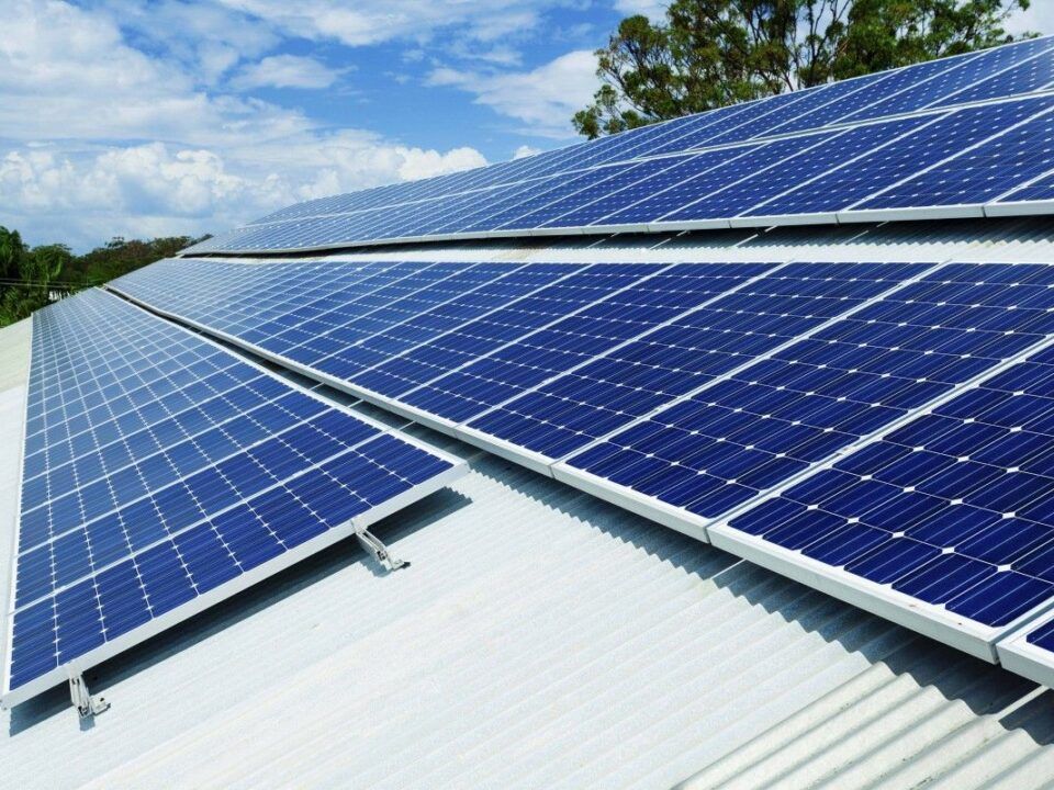 Imagen de equipo fotovoltaico que se instalará en Proazimut.