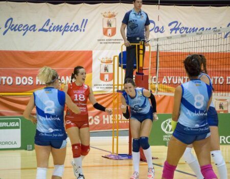 El Cajasol Juvasa pierde en el regreso del voleibol de elite a Dos Hermanas