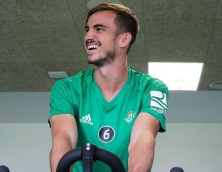 Fabián ya se ejercitó con el Real Betis tras debutar con la selección y estará ante el Valencia
