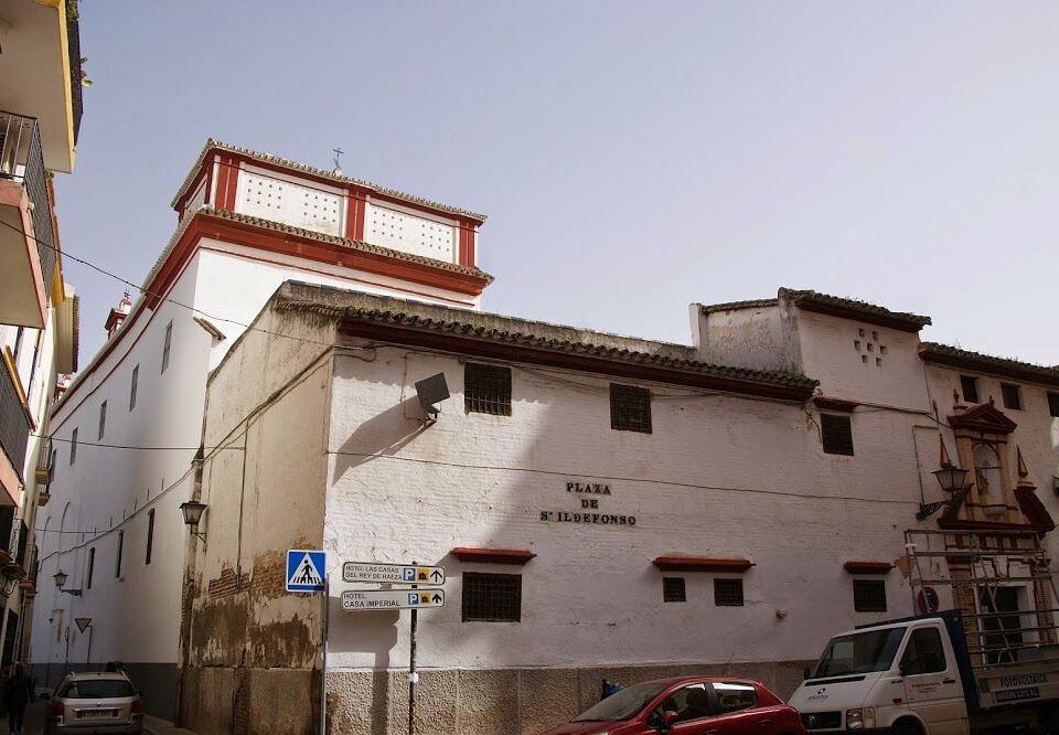 Fachada del convento de San Leandro.