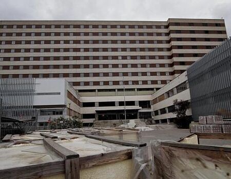 El Hospital Militar, una estafa consentida por los sevillanos