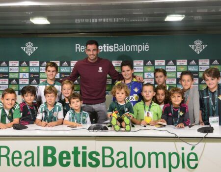 Adán: «Me metí a portero porque me obligó mi entrenador»