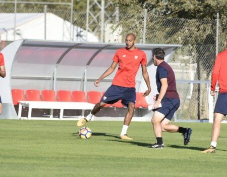 N’Zonzi vuelve a entrenar con el Sevilla FC y son baja Mercado y Ganso