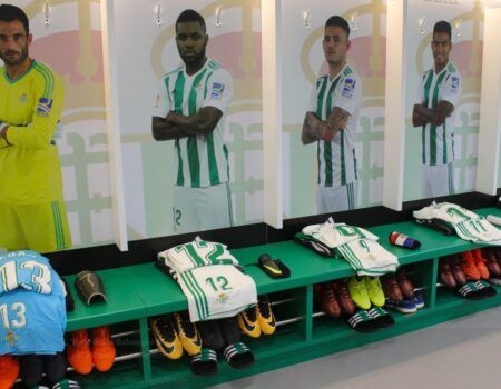 Cinco novedades en el once inicial del Real Betis ante el Alavés