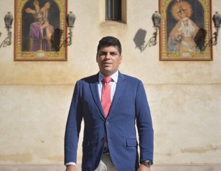 Carlos de Paz, decide no presentarse finalmente a hermano mayor en los Gitanos