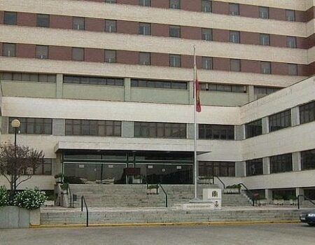 Marea Blanca convoca a los sevillanos a reclamar la apertura del Hospital Militar