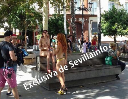 Ruedan una película de porno lésbico en el centro de Sevilla a plena luz del día