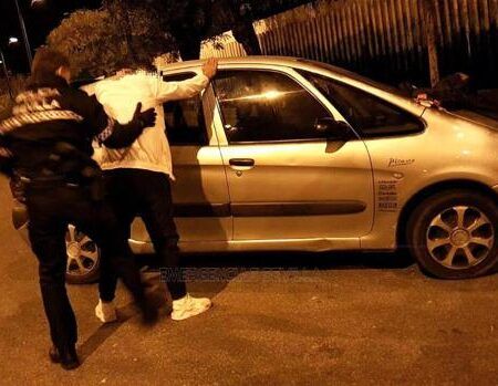 La Policia Local identifica a varios participantes en carreras ilegales