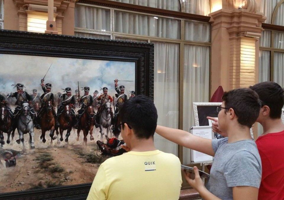 Alumnos del IES Herrera contemplando " La Degollá"