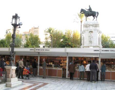 Sevilla sigue aplazando sus citas, ahora la Feria del Libro