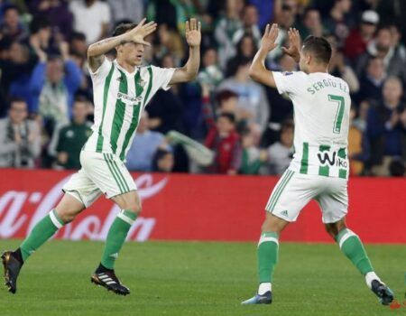 Guardado marcó un gol en la Liga cuatro años y medio después
