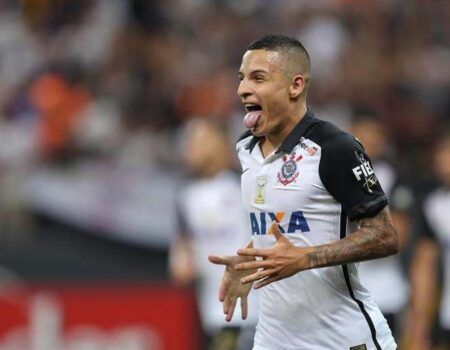 Contactos confirmados del Sevilla FC por el lateral Arana, al que en Brasil dan por traspasado