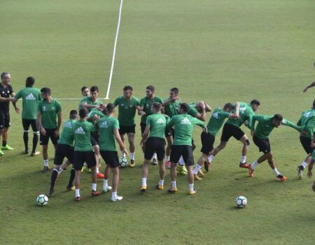 El Real Betis volverá el martes a los entrenamientos sin cuatro internacionales