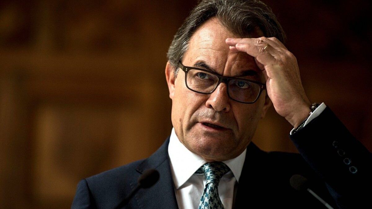 Artur Mas abona 400.000 como parte de la fianza que debe 3 millones.