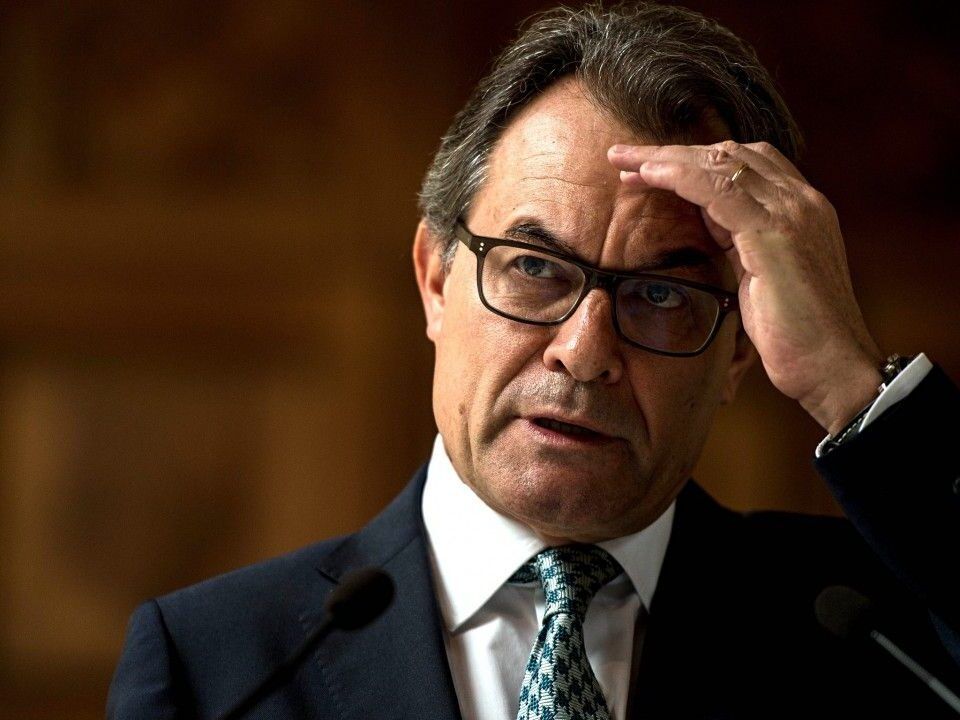 Artur Mas abona 400.000 como parte de la fianza que debe 3 millones.