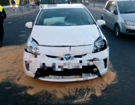 Herido tras ser embestido por un taxi, cuyo conductor ha dado positivo por drogas