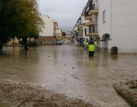 Más de un centenar de incidencias por las fuertes lluvias de esta madrugada