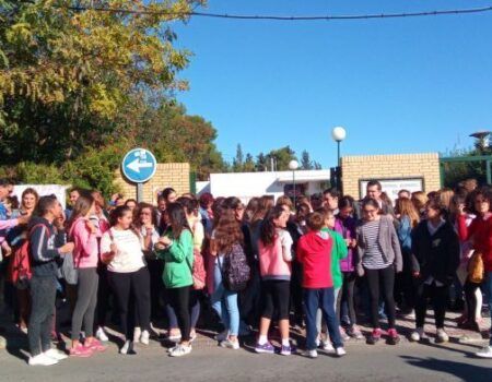 La Junta cede a la presión y cubre la plaza de profesor de Matemáticas en Castilleja
