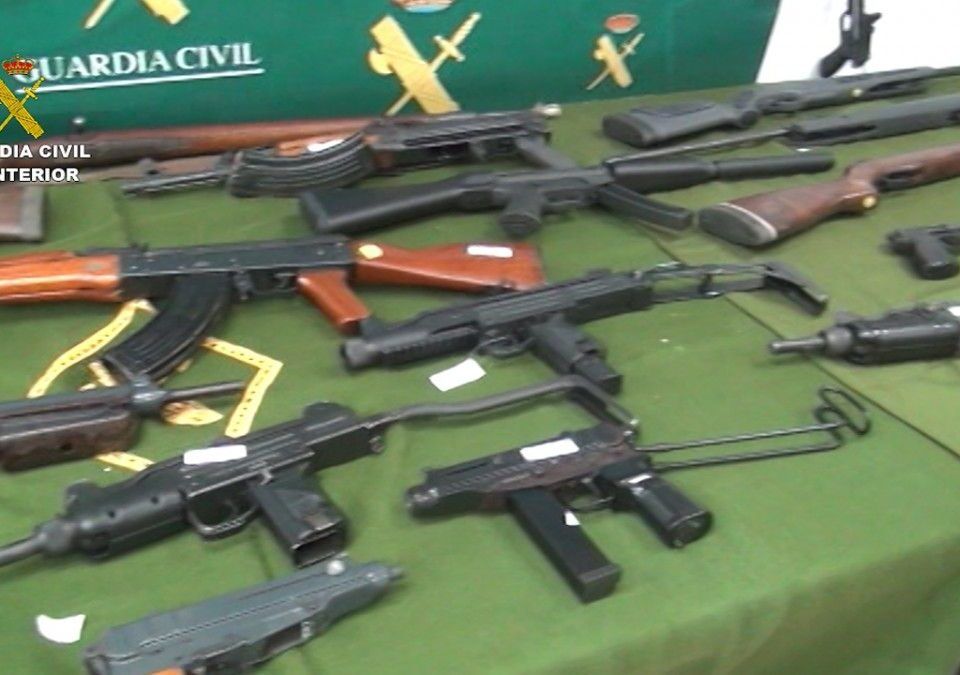 Armas incautadas por la Guardia Civil.