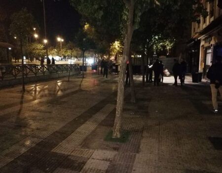 La Policía vuelve a clausurar los bares de copas de Paseo Colón y los empresarios montan en cólera