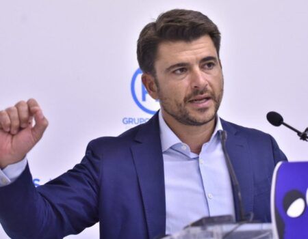 Beltrán Pérez pide a Espadas que deje de «arrodillarse» ante Susana Díaz y sea «reivindicativo»