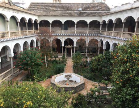 Adepa abre un debate público sobre los conventos de Sevilla