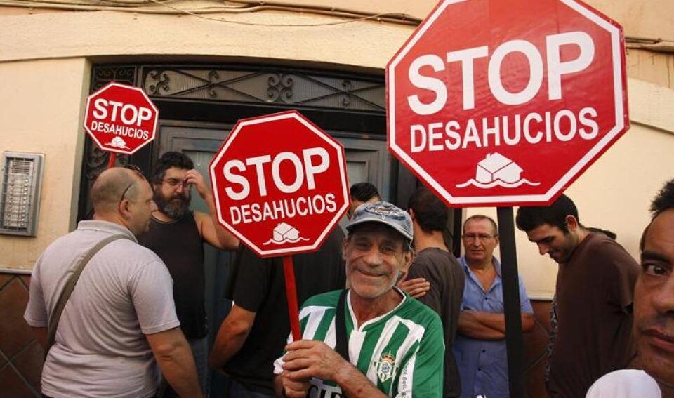Protesta ante un deshaucio en Sevilla.