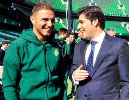 Haro elogia la gran aportación de Joaquín en la compra de acciones