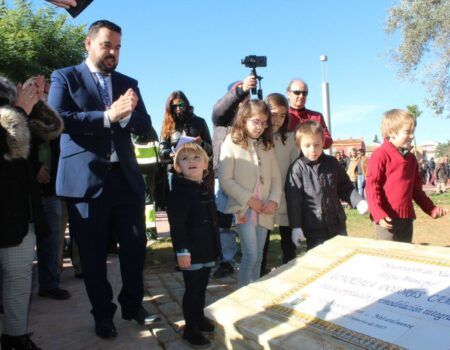 Multitudinario estreno del nuevo parque municipal de Gines