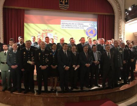 Amplio malestar en la Policía de Sevilla por las medallas de Zoido