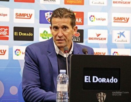 El Córdoba hace oficial la destitución de Juan Merino
