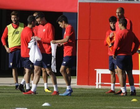 Escudero por Carole, novedad en la lista del Sevilla FC; Nzonzi sigue fuera