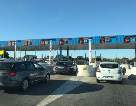 Juventudes Socialistas recoge 25.000 firmas contra la subida del peaje de la autopista
