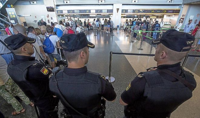 Sevilla pide a Interior más presencia policial en el aeropuerto.