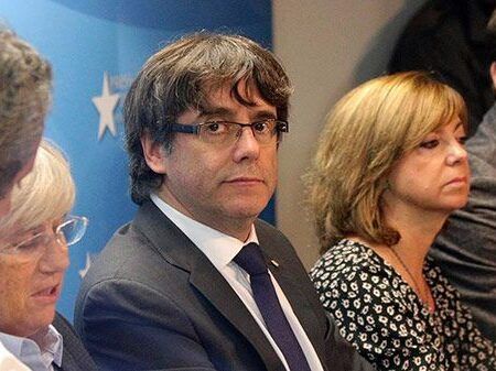Puigdemont, un hombre libre excepto en España