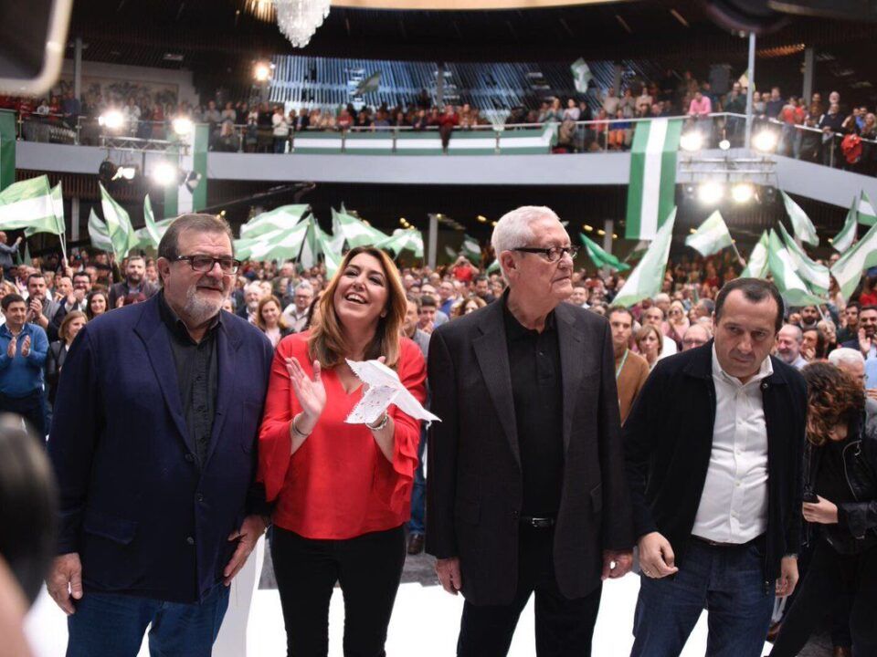 Susana Díaz junto a los expresidentes Escuredo y Rodríguez de la Borbolla.
