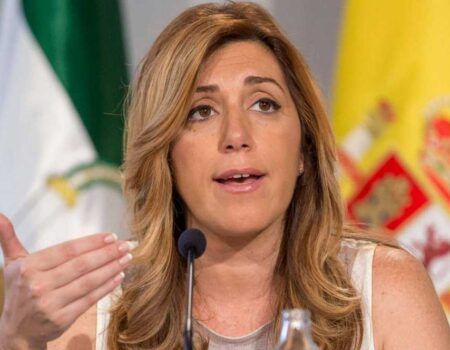 Susana Díaz aboga por reformar la Constitución «con honestidad»