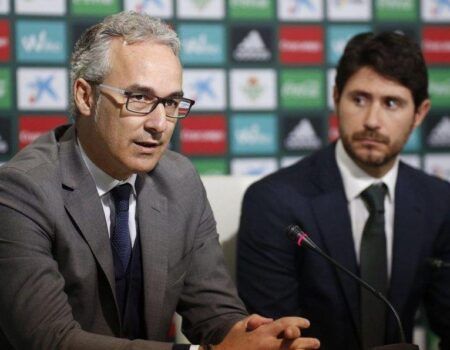 El Sporting destituye a Paco Herrera y rechaza a Víctor Sánchez del Amo, propuesto por Torrecilla