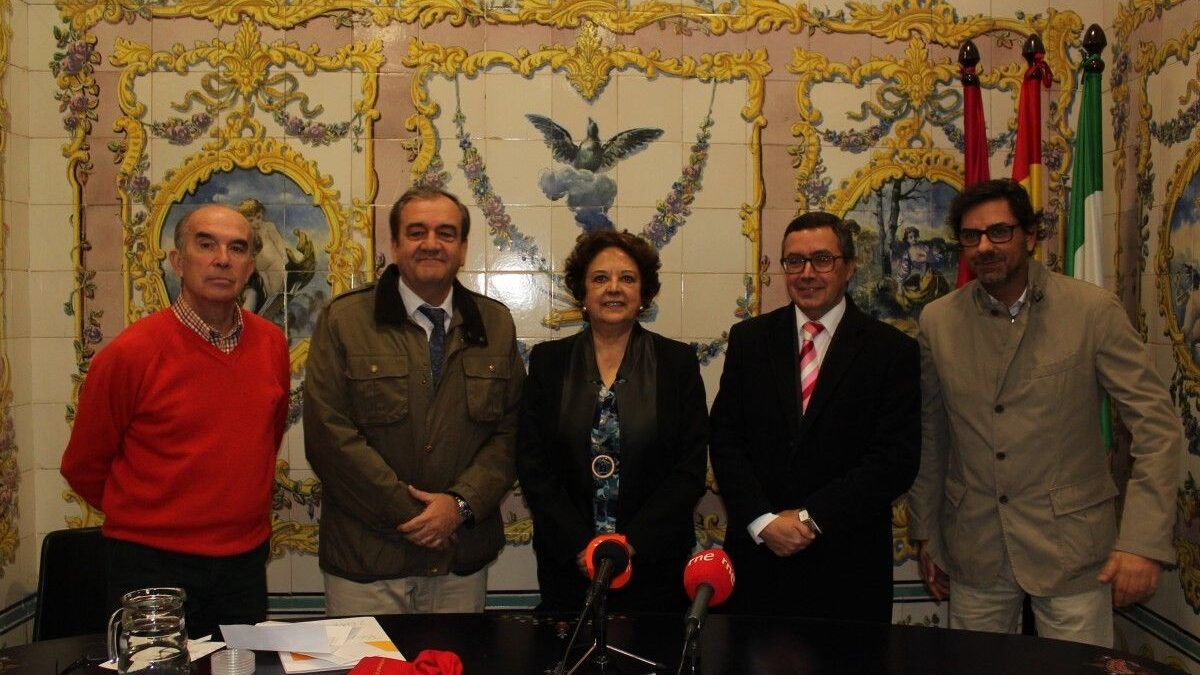 Los Reyes Magos de Triana, tras su proclamación.