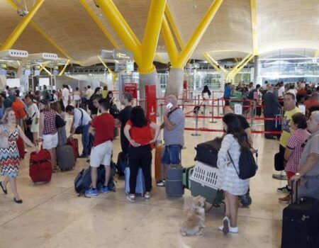 El aeropuerto afronta la mejor temporada de verano de su historia con 62 rutas