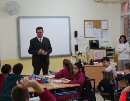 El Ayuntamiento invertirá este año 5,3 millones en los colegios de Sevilla