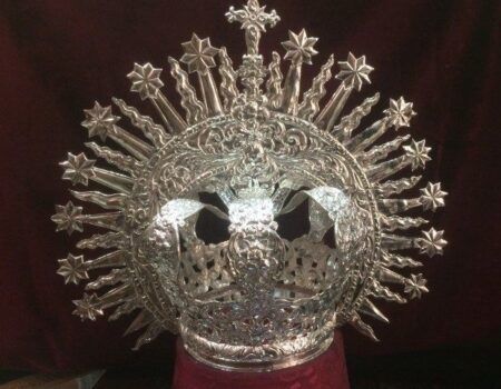 Restaurada la corona ‘de las estrellas’ de la Virgen de los Dolores de las Penas