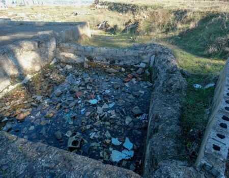 El yacimiento de El Carambolo, los vestigios de una cultura milenaria convertido en un vergonzoso vertedero de escombros