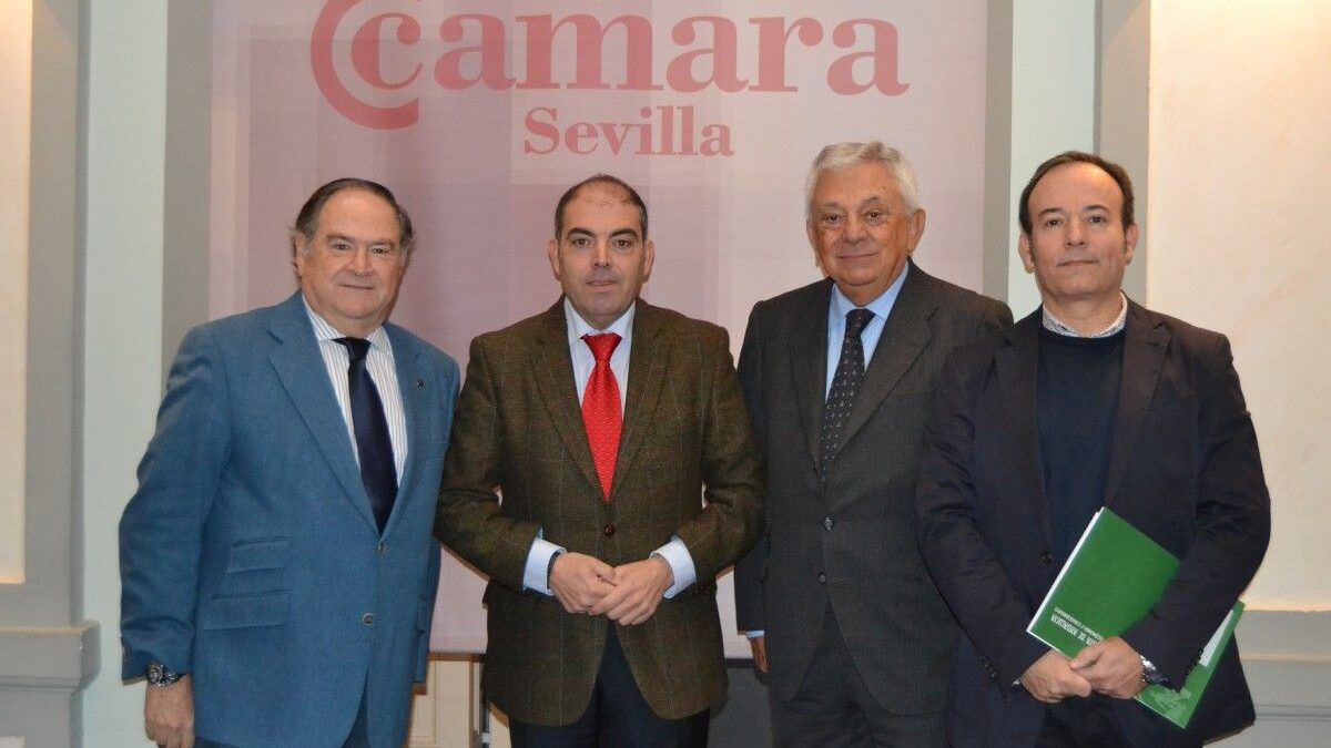 El presidente de la ATA, Lorenzo Amor, en la sede de la Cámara de Comercio de Sevilla