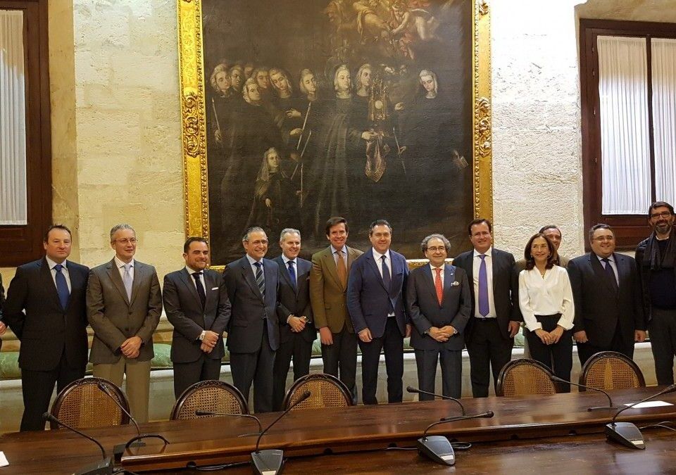 Foto alcalde recepción Hdad. Macarena