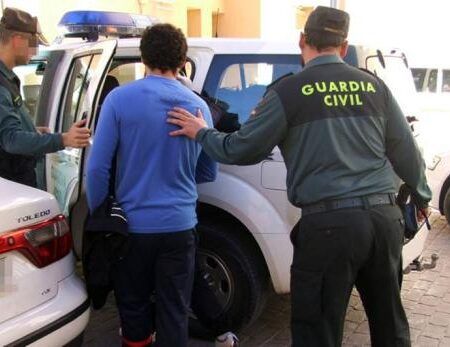 Detenidas dos personas, entre ellas una empleada de hogar, por robar más de 50.000 euros en dinero y joyas