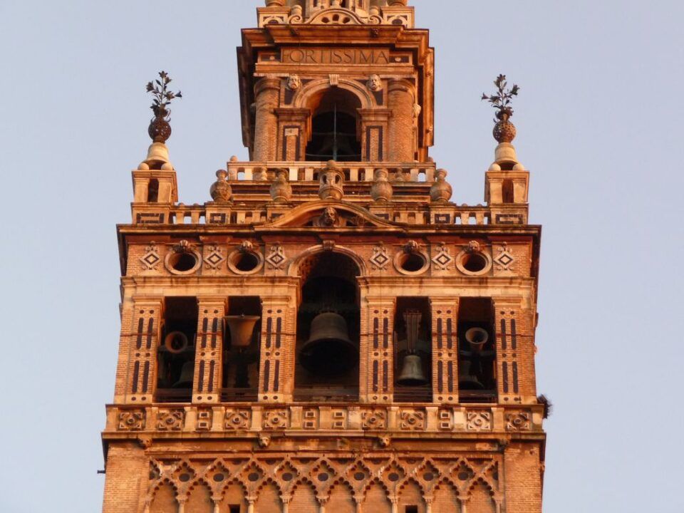 Luz verde a la continuación de las abras de consolidación de la torre de la Giralda