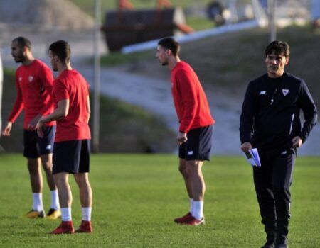 Montella da su primera lista de 19 jugadores para la Copa, con la vuelta de Nzonzi